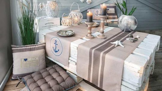 (Nad)morskie historie z nutą elegancji. Styl Hamtpons we wnętrzach