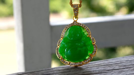 Naszyjnik z kamyków szlachetnych - jak dobrać odpowiedni kamień?