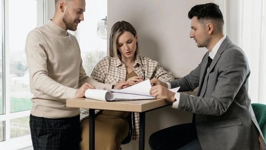 Negocjacje z deweloperem - co możesz zyskać poza dodatkowym rabatem?