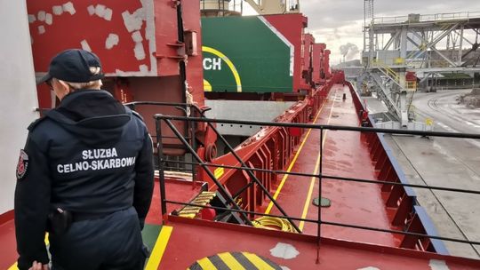 Nielegalne papierosy na statku