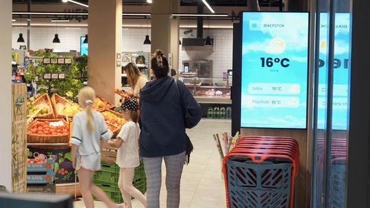 Niemal połowa osób zauważających reklamy w sklepach reaguje zakupem lub zainteresowaniem