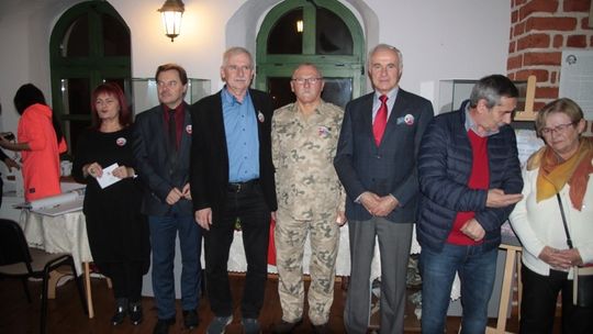 „NIEPODLEGŁA” w kolekcji Jerzego Dąbrowskiego