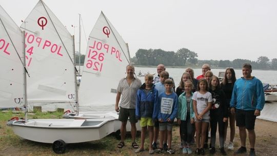 Nowe łódki dla młodych nowogardzkich żeglarzy