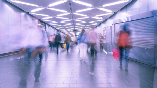 Nowe podejście do randkowania: jak funkcja mijania zmienia zasady gry