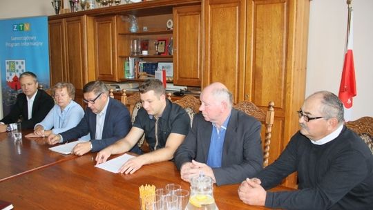 Nowogard: Konferencja prasowa Klubu Radnych SLD