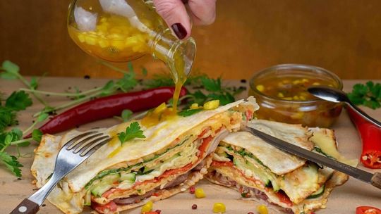 Noworoczne postanowienia dietetyczne Dlaczego warto pozostawić ser żółty w swoim menu?