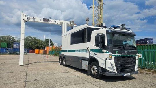 Nowy skaner RTG na wyposażeniu morskiego przejścia granicznego w Świnoujściu