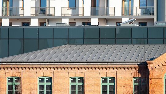 Nowy trend na rynku szybko nabiera rozpędu. Stare biurowce zmieniają się w mieszkania