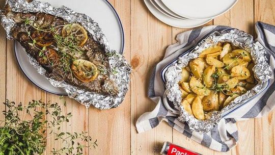 O czym pamiętać, idąc w gości?  5 zasad na świąteczno-noworoczne spotkania