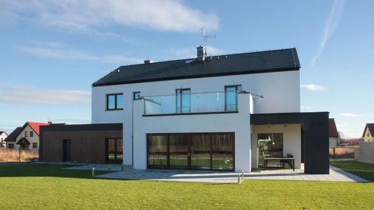 Ocieplenie budynku – jak zmaksymalizować przestrzeń użytkową balkonów i loggii?