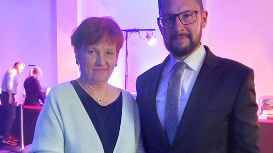 Od 30 lat spierają ekologię: Drzewo w prezencie