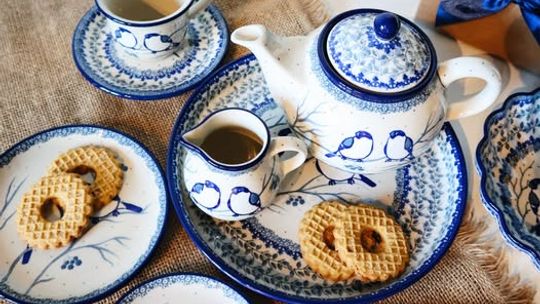 Oryginalna ceramika Bolesławiec - gdzie szukać najlepszych wyprzedaży?