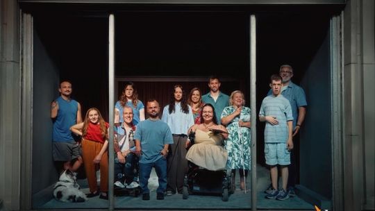 Osoby z niepełnosprawnościami wciąż spotykają się z etykietowaniem. Kampanie społeczne powoli odwracają ten trend Osoby z niepełnosprawnościami wciąż spotykają się z etykietowaniem. Kampanie społeczne powoli odwracają ten trend