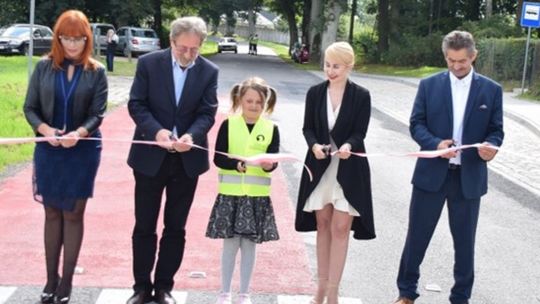 Otwarcie przejścia dla pieszych w Wyszoborze -bezpieczniej przed szkołą