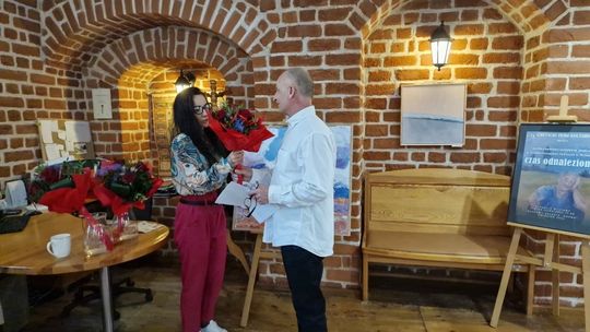 Otwarcie wystawy malarstwa uczestników pleneru w Ośrodku Poszukiwań Twórczych w Strzelewie “Czas odnaleziony”