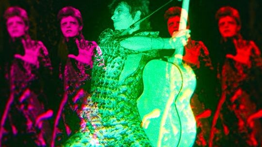 Pamięci Davida Bowiego. Dodatkowe seanse „Moonage Daydream” w Kinie Zamek