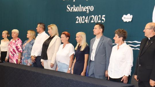 Pierwszy dzwonek w Modlimowie