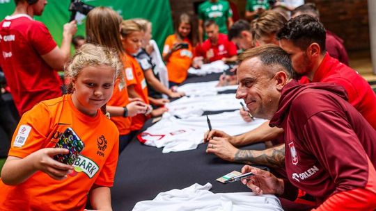 Piłkarze reprezentacji Polski odpowiadają na pytania zwycięzców  XXV edycji Pucharu Tymbarku!