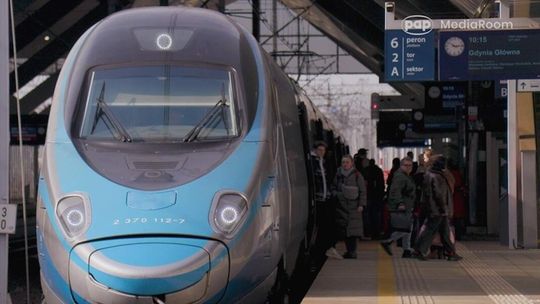 PKP Intercity: wiosną nowe połączenia, program lojalnościowy i niespodzianka dla fanów historii kolei