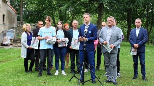 Płoty: Mamy "Program dla rolnictwa" -  Konferencja prasowa Artura Łąckiego i Arkadiusza Marchewki