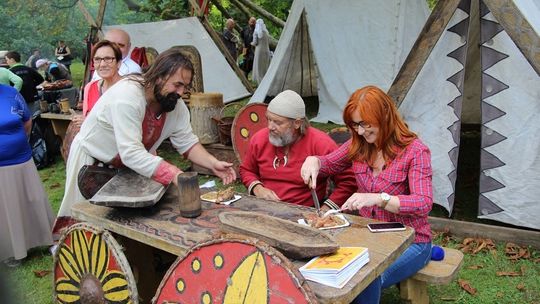 Płoty: Rycerska uczta na Błoniach Nowego Zamku