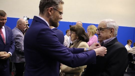 Płoty: Wojewoda wręczył medale za długoletnie pożycie