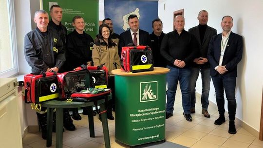 Po raz kolejny torby medyczne trafiły w ręce strażaków