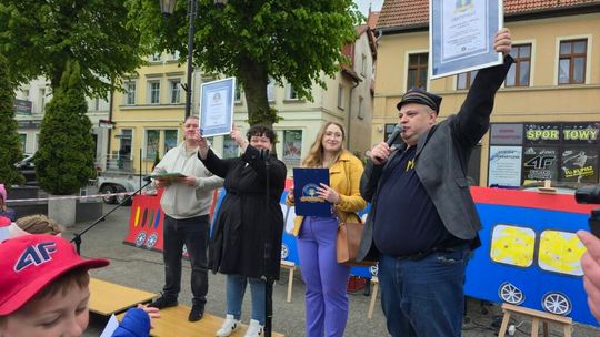 Pobiliśmy dotychczasowy rekord Polski w grupowym czytaniu wiersza Juliana Tuwima „Lokomotywa”!