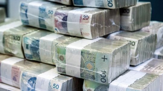 Podatnicy winni fiskusowi blisko 117 mld złotych. Widać też lekki spadek w zaległościach rdr.