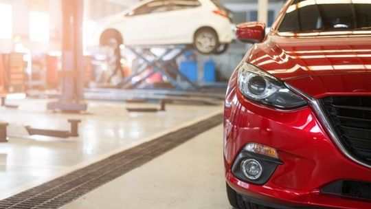 Podaż aut używanych rośnie, mimo to ceny nie spadają. Podsumowanie pierwszego półrocza 2023 na rynku samochodów używanych