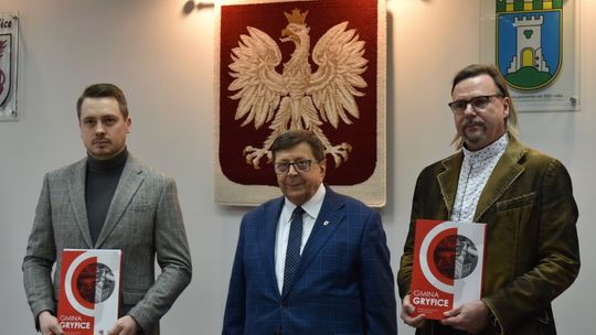 Podpisanie przez Burmistrza Gryfic umów na kolejne zadania inwestycyjne