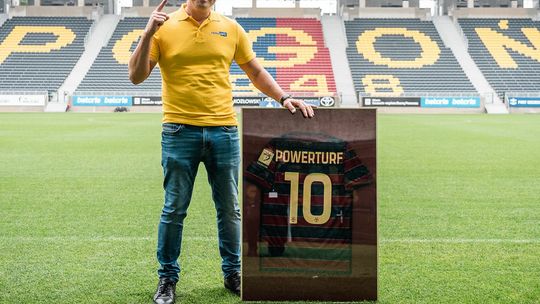 Pogoń: PowerTurf w portowej ekipie!