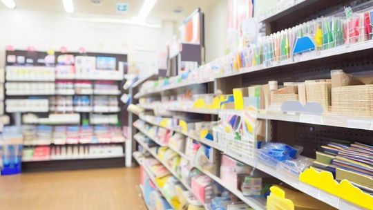 Polacy po urlopach ruszają na zakupy. W handlu niemal dwa razy więcej pracy dorywczej niż rok temu