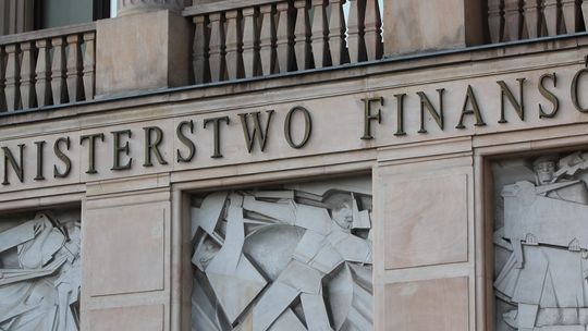 Polacy są winni fiskusowi przeszło 117 mld zł. Najwięcej do oddania mają podatnicy z mazowieckiego i śląskiego