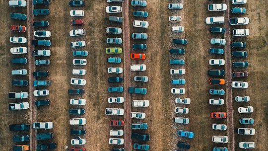 Polskie firmy zwiększają liczbę aut flotowych. Sieć serwisów samochodowych na tym zyska?