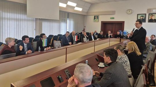 Pomorze Zachodnie „oknem na świat” dla Azji Centralnej. Historyczne wzrosty handlu Polski z Uzbekistanem Pomorze Zachodnie „oknem na świat” dla Azji Centralnej. Historyczne wzrosty handlu Polski z Uzbekistanem