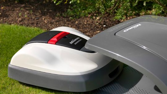 Posezonowa opieka nad robotem koszącym