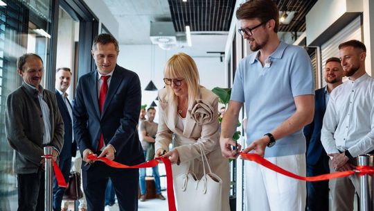 POWER UP w praktyce: Pol-Mach i OKNOPLAST rozwijają standardy obsługi inwestora