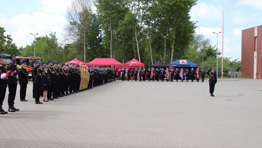Powiatowe obchody Dnia Strażaka w Gryficach. Były meldunek, apel i podziękowania Powiatowe obchody Dnia Strażaka w Gryficach. Były meldunek, apel i podziękowania