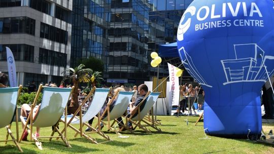 Powroty do pracy biurowej coraz powszechniejszym trendem