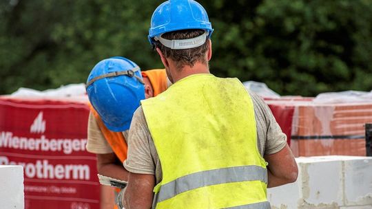 Pracodawcy wciąż na bakier z prawem pracy. Tylko w 9 miesięcy ub.r. stwierdzono blisko 36 tys. wykroczeń