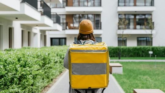 Pracujesz jako kierowca lub kurier aplikacji? To musisz wiedzieć w kontekście rozliczeń