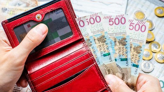 Prawie co drugi Polak mówi o wzroście swojej siły nabywczej, ale z oszczędzania nie zamierza zrezygnować