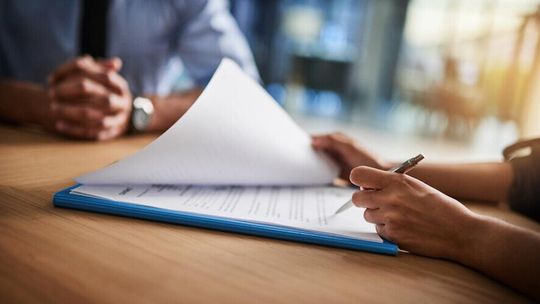 Prawo.pl: podwyżki tylko za pracę, a nie ze względu na wzrost cen lub sytuację rodzinną