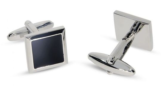 Prezent dla mężczyzny? Postaw na biżuterię z grawerem!