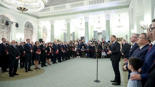 Prezydent wręczył kolejne nominacje profesorskie. Wśród nominowanych dr hab. inż. Bartosz Powałka