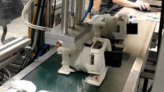 Proces znakowania z użyciem małych etykiet – jakie rozwiązanie wybrać?