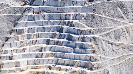 Profesjonalne usługi kamieniarskie, czyli nagrobki granitowe na terenie Warszawy