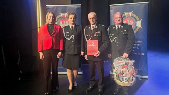 Przedstawiciele Gminy Płoty na jubileuszowej gali ZOSP RP w Kołobrzegu