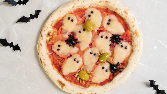 Przekąski na Halloween – ser żółty w nietypowych kształtach